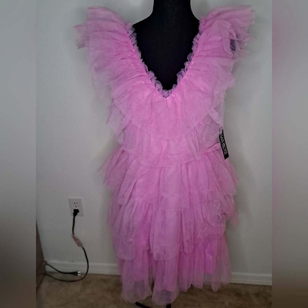 Puffy and charming lavender tulle dream dress.  Size M, New York and  Company.